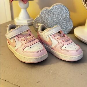 Nike Kids Sneakers Pink and White